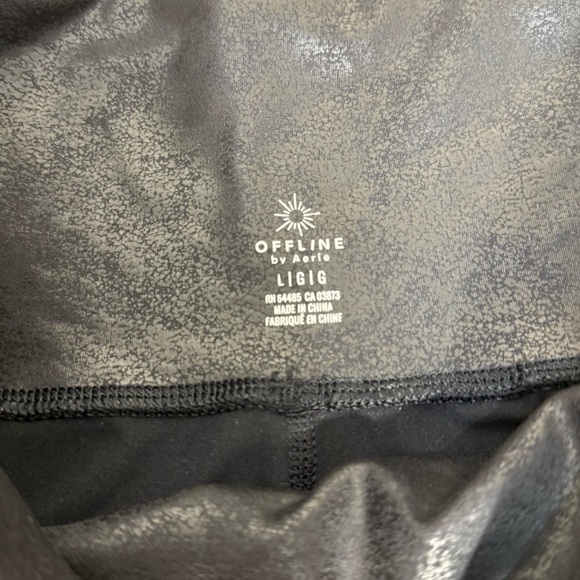 offline by Aerie black shiney leggings size larger - Picture 3 of 3